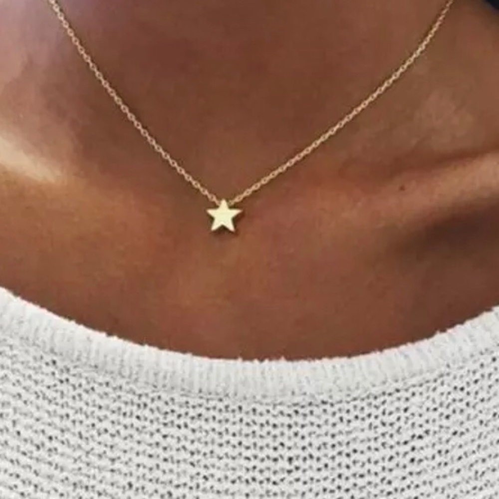 ✨Gold Plated Star Choker Necklace✨ - Picture 1 of 4